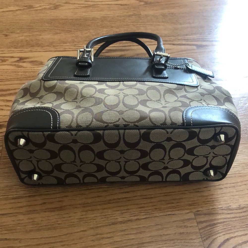 Coach purse LIKE NEW!! - Picture 5 of 5